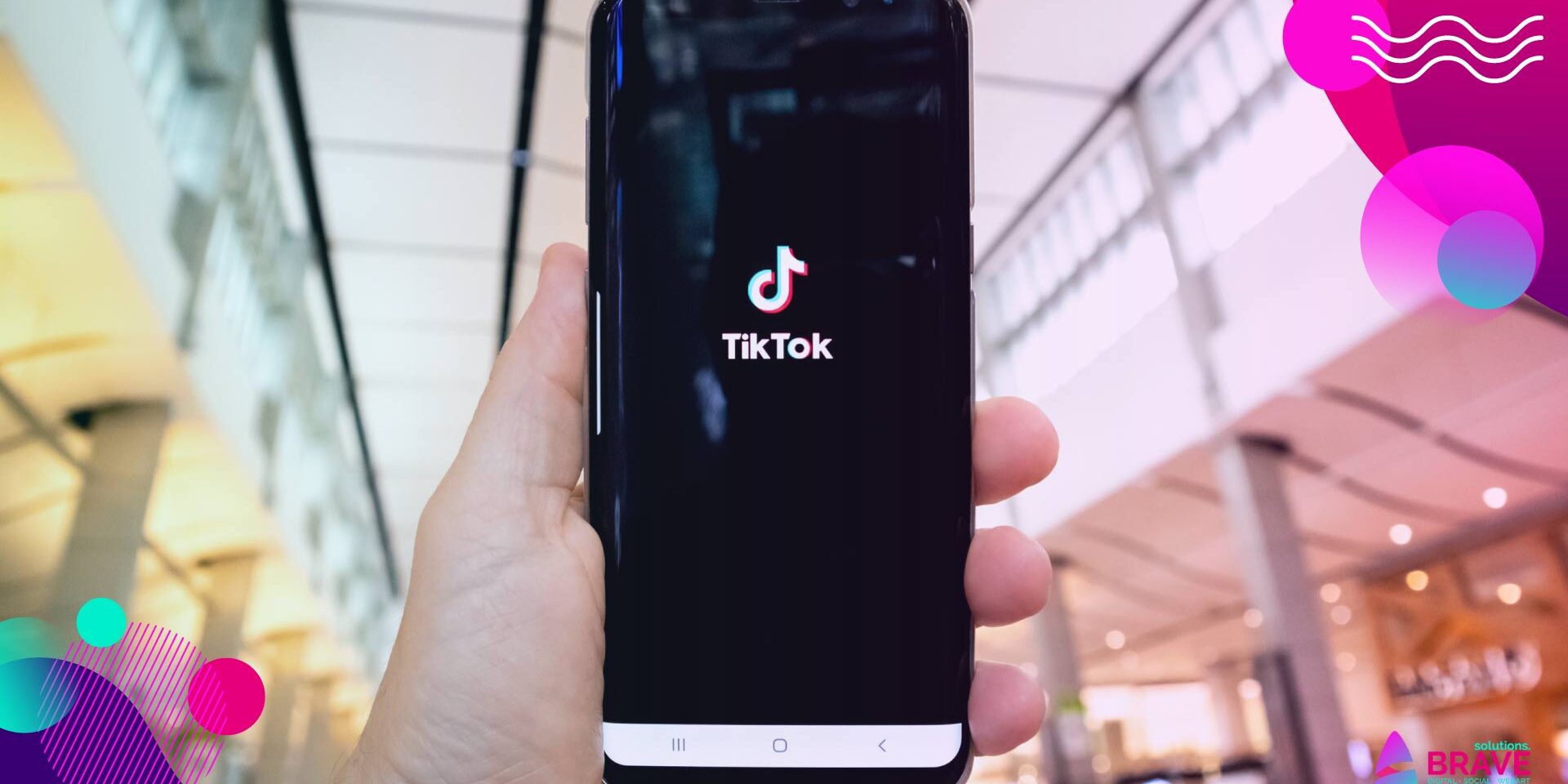 Il social cinese continua a spopolare anche nel 2022, ma qual è il segreto di questo successo? La risposta sta nell’algoritmo di TikTok! Il social cinese continua a spopolare anche nel 2022, ma qual è il segreto di questo successo? La risposta sta nell'algoritmo di TikTok!